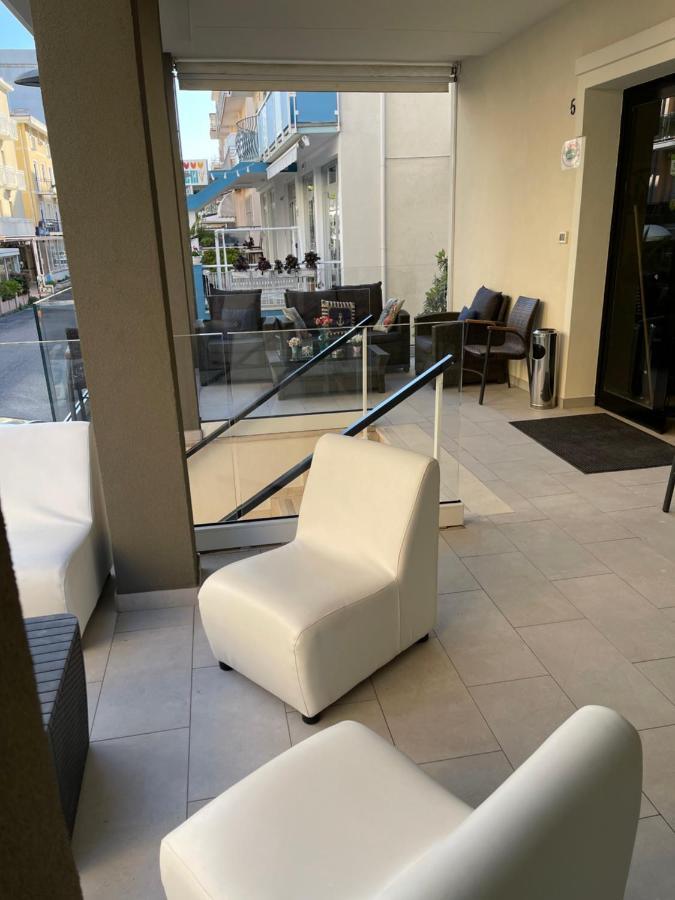 Hotel Vienna Rivazzurra Rímini Exterior foto